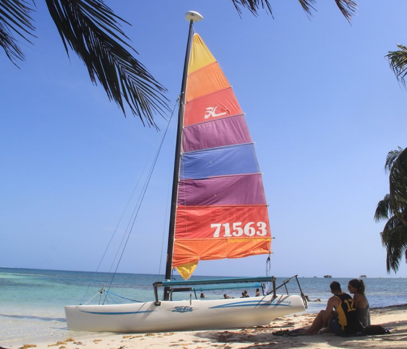 Velero tipo Regata